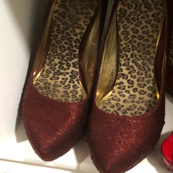 Carlos Santana pumps - Picture 3 of 4